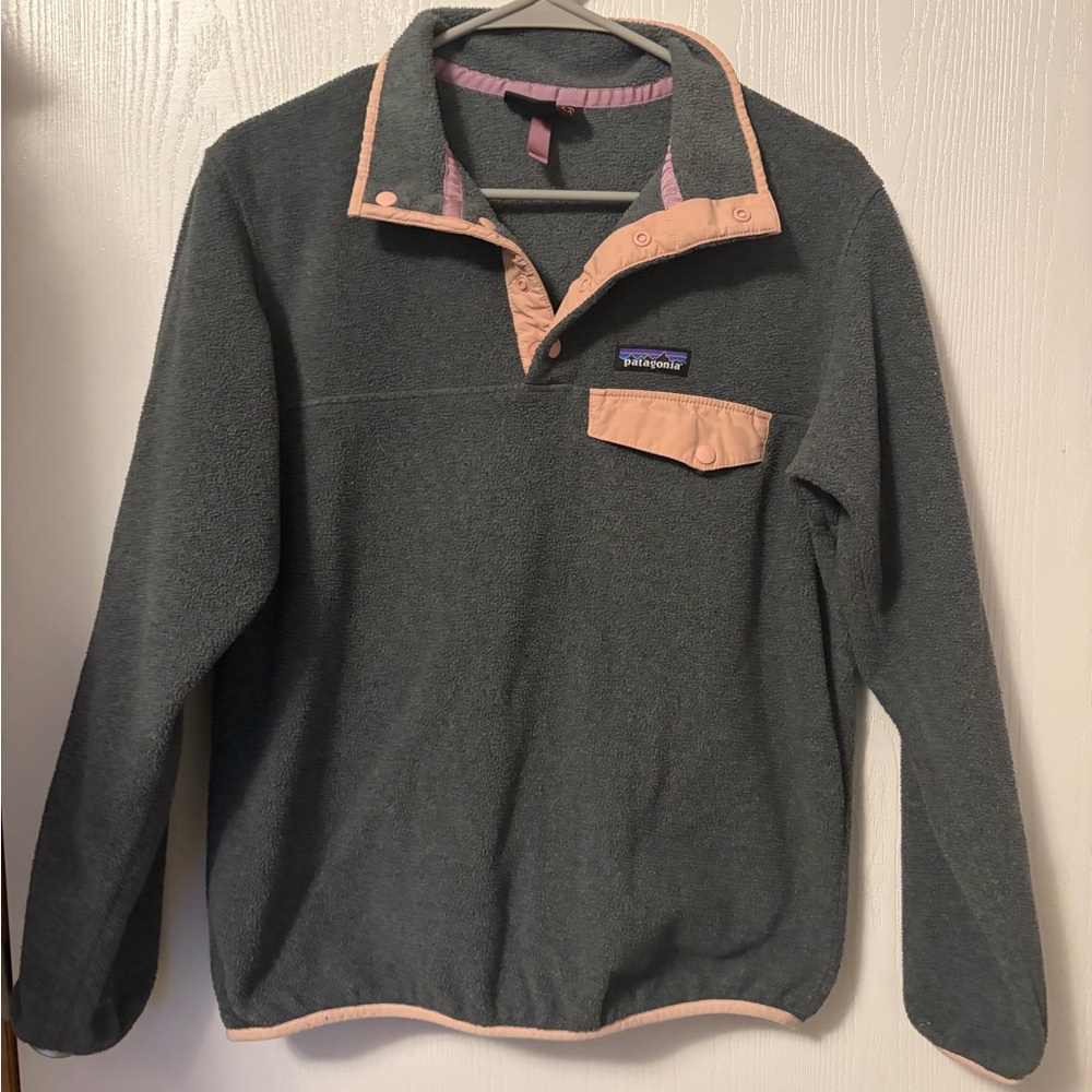 Patagonia Synchilla Snap-T Fleece Pullover in Charcoal with Peach Trim Sz Small